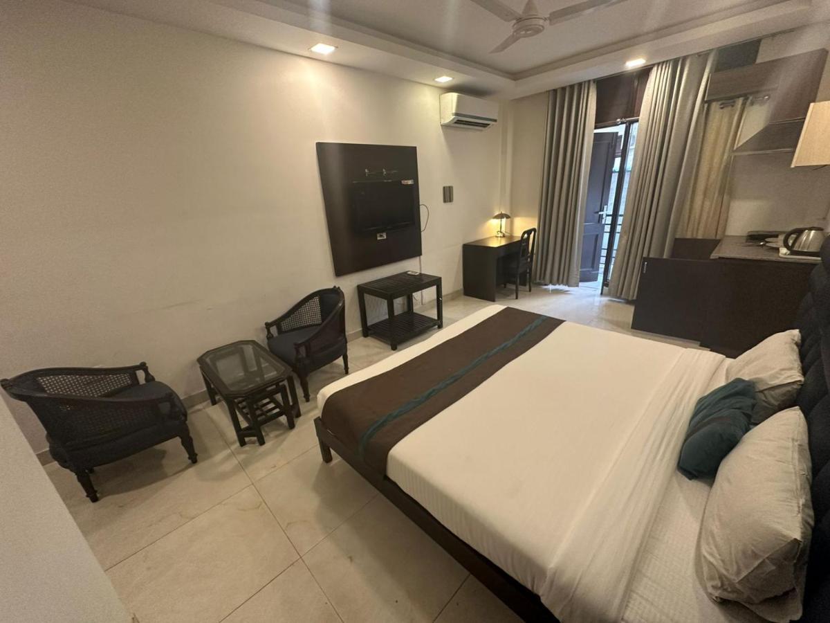 Park Studio Dlf Phase 2, Cyber City, Gurgaon Exteriör bild