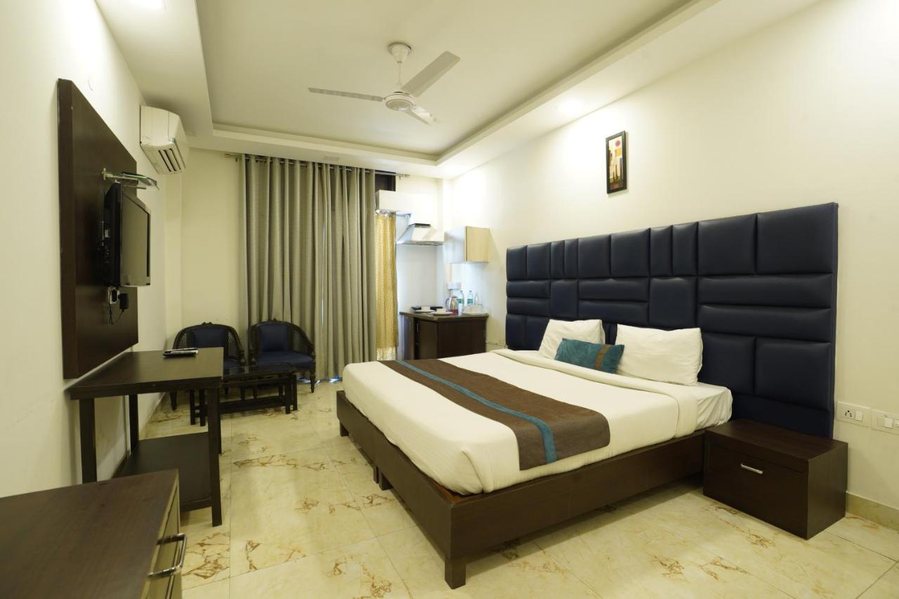 Park Studio Dlf Phase 2, Cyber City, Gurgaon Exteriör bild
